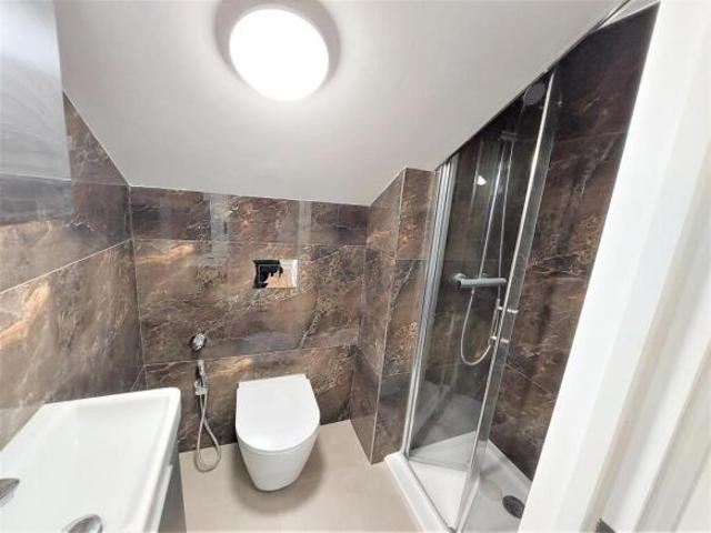 Flat for rent in Cat Hill, England