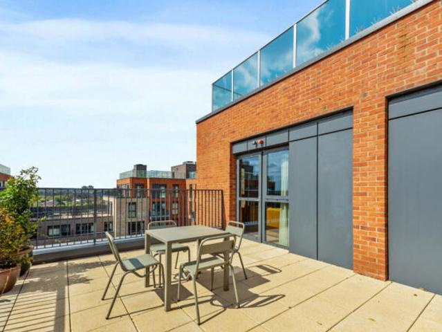 Flat for rent in Cat Hill