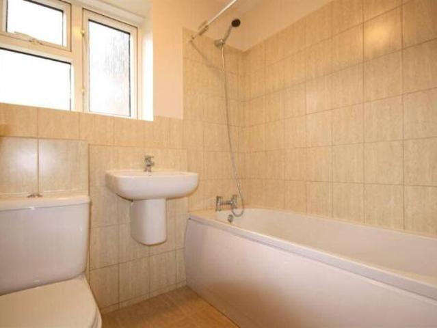 Flat for rent in East Sheen, Greater London