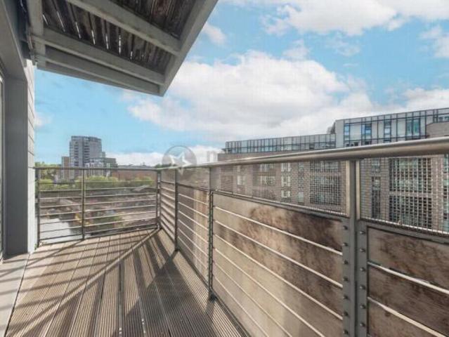 Flat for rent in Northwood, Greater London