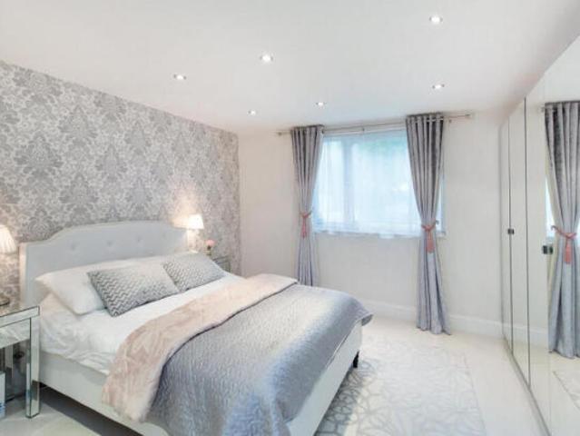 Flat for rent in Cat Hill