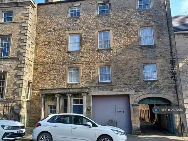 House for rent in Bowes
