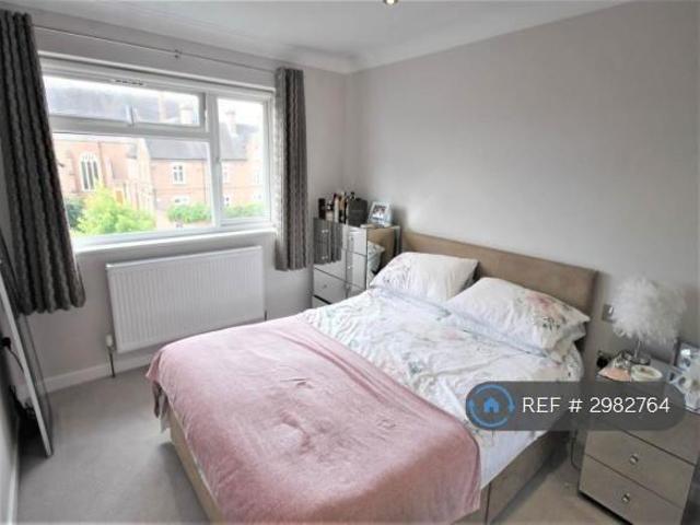 Flat for rent in Cat Hill