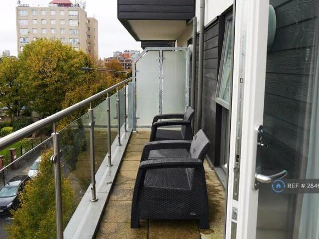 Flat for rent in Cat Hill