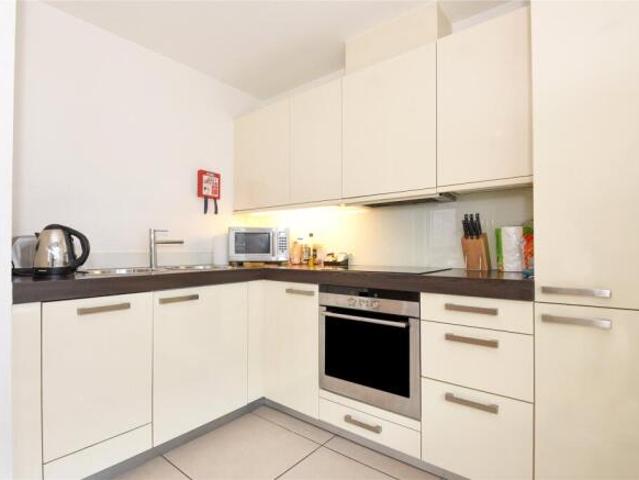 Flat for rent in Cat Hill