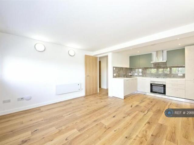 Flat for rent in Cat Hill