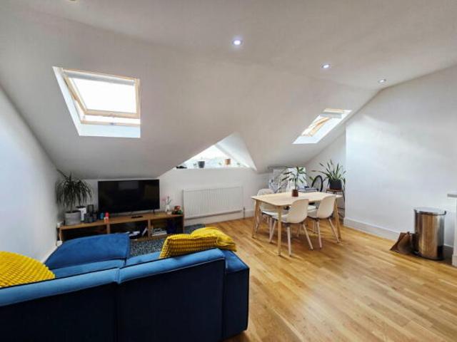 Flat for rent in Tooting, Greater London
