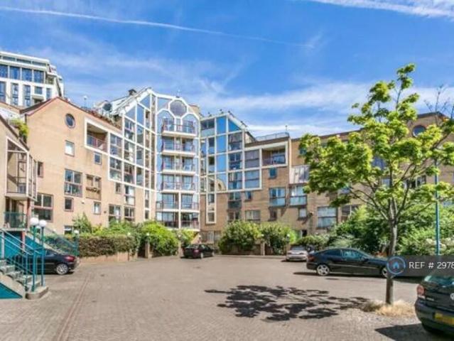 Flat for rent in Cat Hill