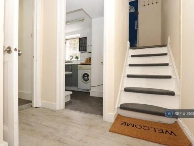 Flat for rent in Sirhowy, Wales