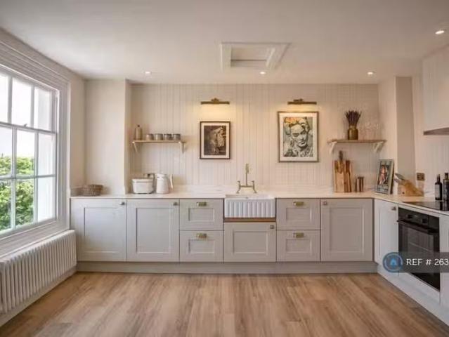 House for rent in Colindale, Greater London