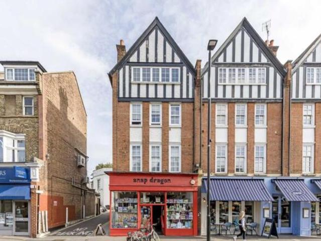 Flat for rent in Chiswick, Greater London
