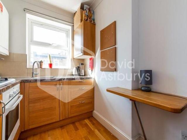 Flat for rent in South Lane, West Yorkshire