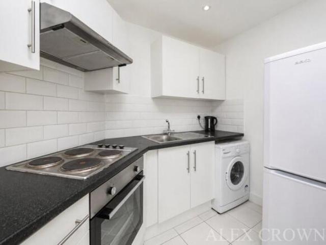 Flat for rent in South Lane, West Yorkshire