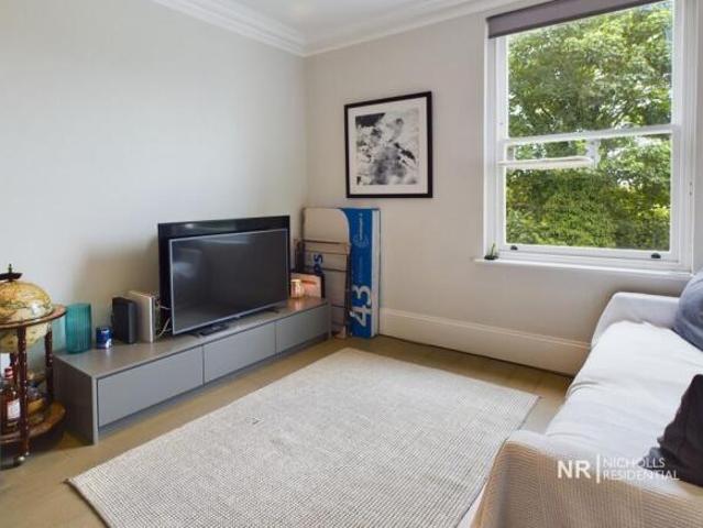 Flat for rent in Cat Hill