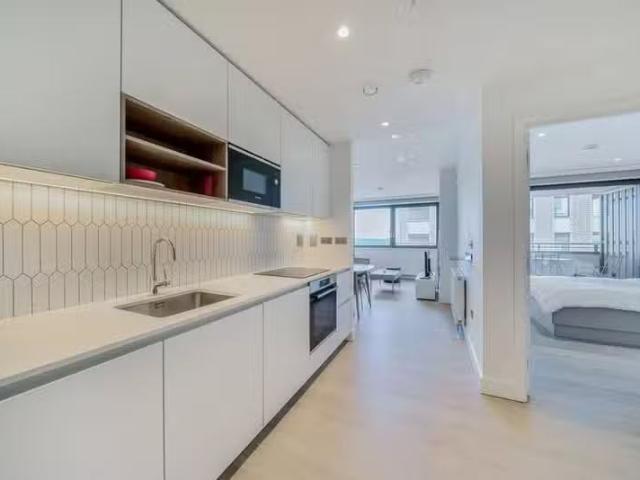 House for rent in Brentford End, Greater London