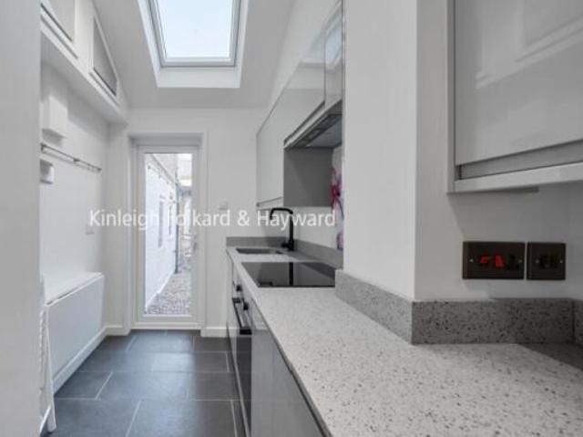 Flat for rent in Cat Hill