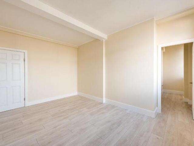 Flat for rent in Cat Hill
