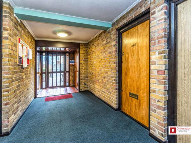 Flat for rent in Stamford Hill, Greater London