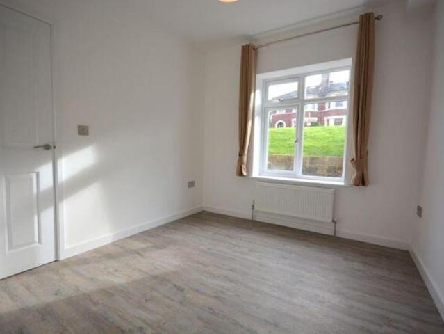 Flat for rent in St James, Sandown Park