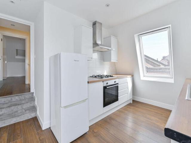Studio for rent in Tooting Graveney, Greater London