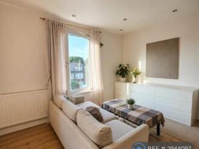 Flat for rent in Uxbridge, Greater London