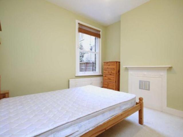Flat for rent in Acton, Greater London