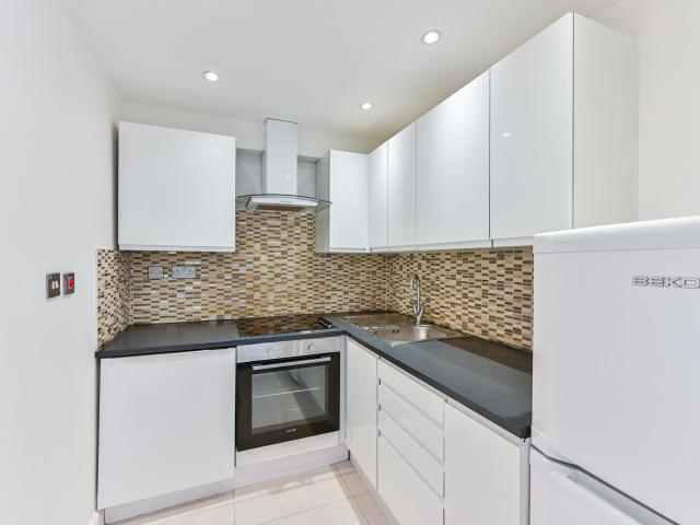 Apartment for rent in London Borough of Merton, Mitcham