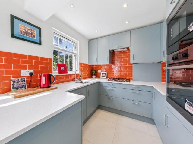 Flat for rent in The Rise, Isle Of Man