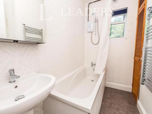 Flat for rent in St Albans, Five Acres