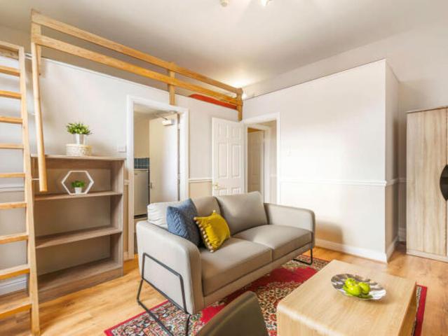 Flat for rent in Pudsey, West Yorkshire
