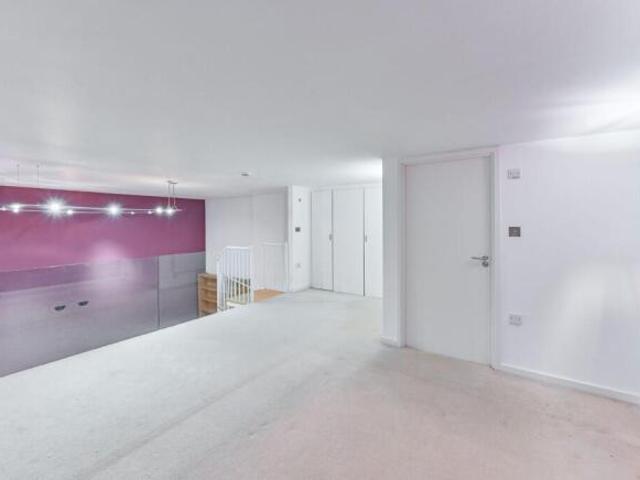 Flat for rent in Cat Hill