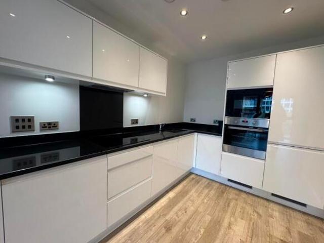 Flat for rent in Cat Hill