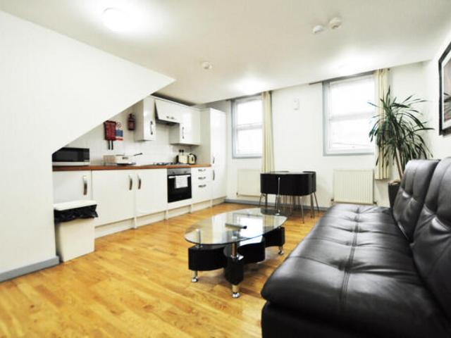 Flat for rent in Cat Hill