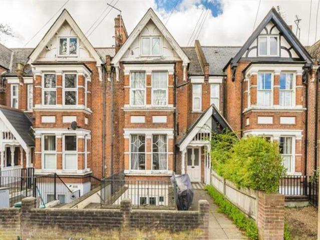 Flat for rent in Teddington, Greater London