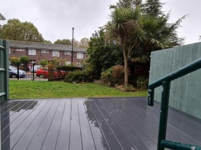 Flat for rent in Cat Hill