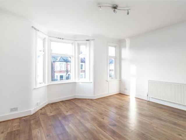 Flat for rent in Cat Hill