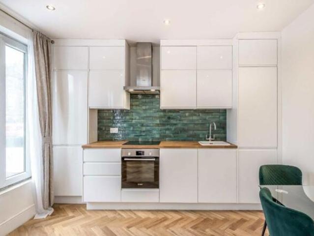 Flat for rent in South Lambeth, Greater London