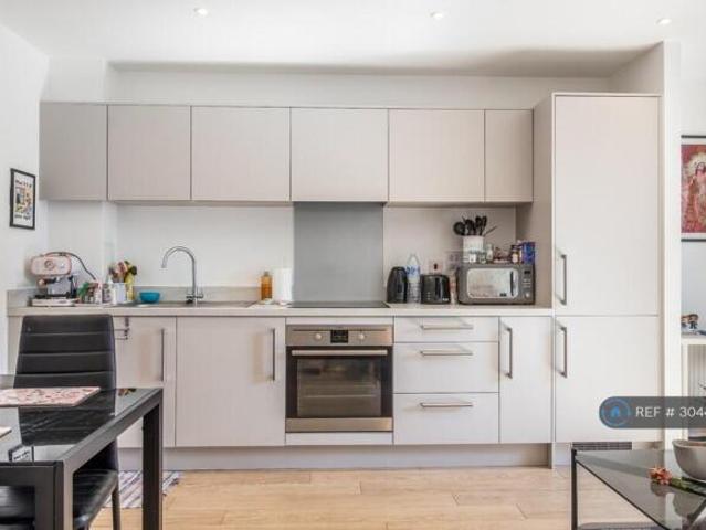 Flat for rent in Cat Hill