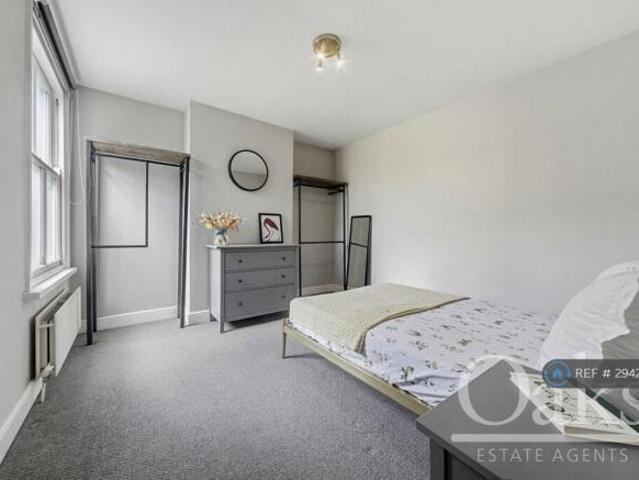 Flat for rent in Cat Hill