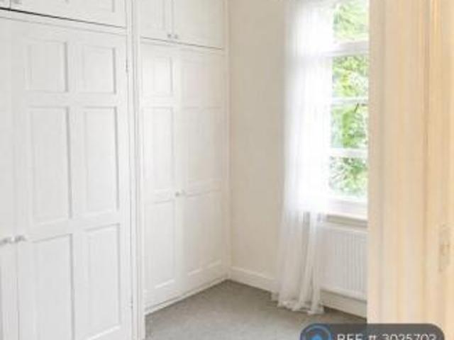 Flat for rent in Cat Hill
