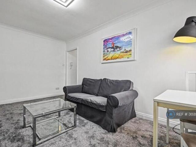 Flat for rent in Cat Hill