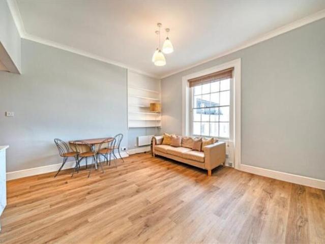 Flat for rent in Hyde Park, West Yorkshire