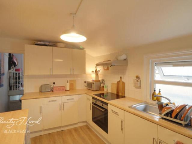 Flat for rent in East Greenwich, Greater London