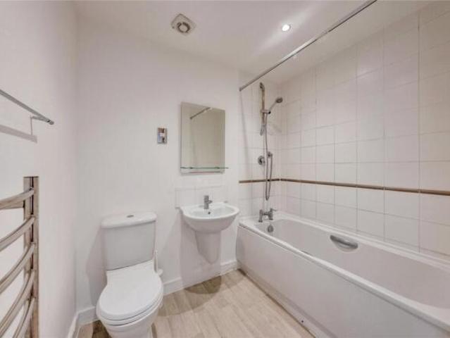Flat for rent in Cat Hill