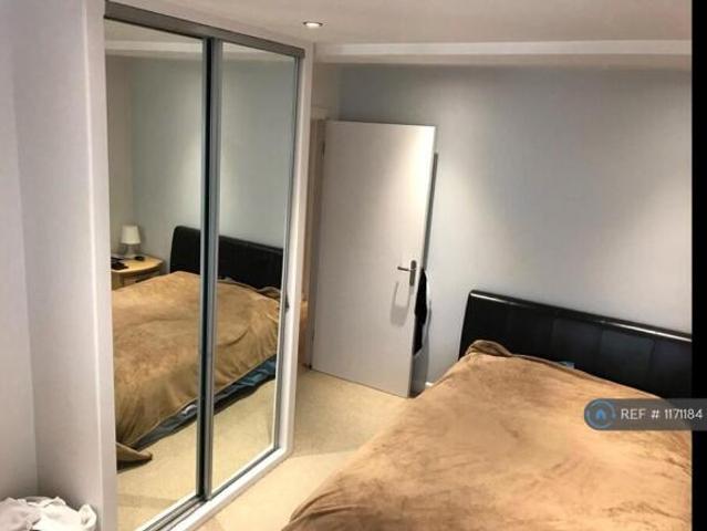 Flat for rent in Cat Hill