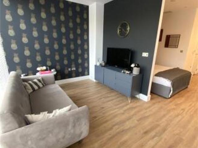 Flat for rent in Greater London