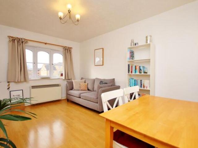 Flat for rent in Millwall, Greater London
