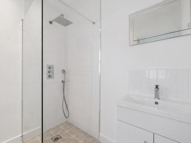 Flat for rent in Cat Hill