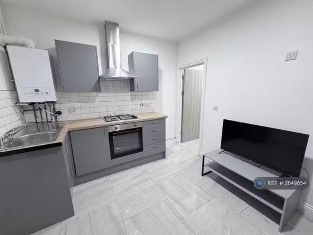 House for rent in The Colonies, Cardiff