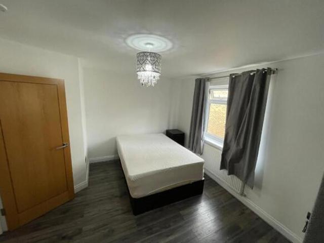 Flat for rent in Cat Hill